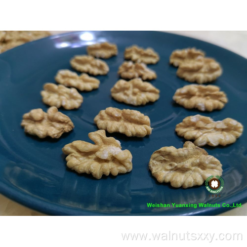 Savory Chinese Walnut Kernels Light color Quarters